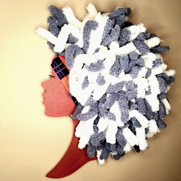 Lady Gray wall Decor